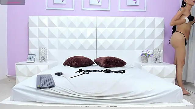 VenusDanielss online show from 01.04.25