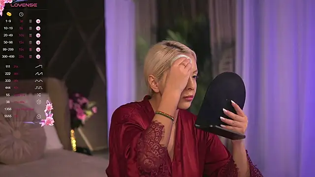 Snapshot of VictoriaMorrone chatting on 02.22.25 VictoriaMorrone online show from 02.22.25