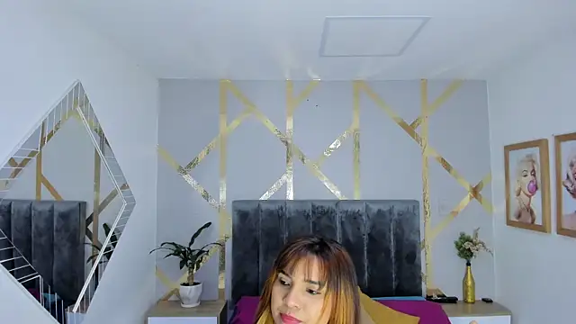 angelina castroo online show from 12.17.24