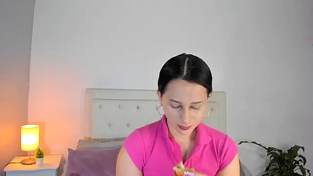 Snapshot of MELISSA_ALVAREZ chatting on 10.29.25 MELISSA ALVAREZ online show from 10.29.25