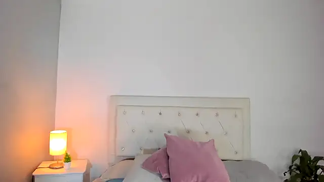 Snapshot of MELISSA_ALVAREZ chatting on 11.01.25 MELISSA ALVAREZ online show from 11.01.25