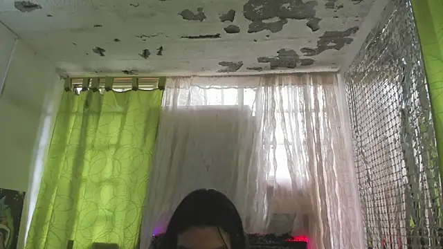 Snapshot of Megan_Miles02 chatting on 01.04.25 Megan Miles02 online show from 01.04.25