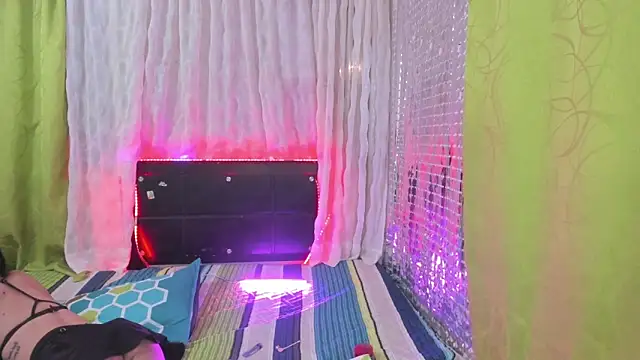 Snapshot of Megan_Miles02 chatting on 02.24.25 Megan Miles02 online show from 02.24.25