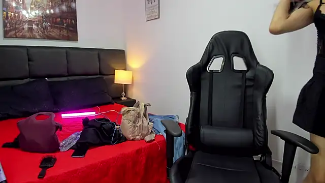 Snapshot of Megan_Miles02 chatting on 03.07.25 Megan Miles02 online show from 03.07.25