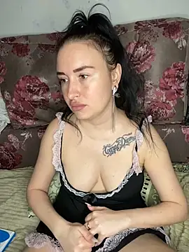 Snapshot of Roxana_Bell chatting on 04.29.26 Roxana Bell online show from 04.29.26