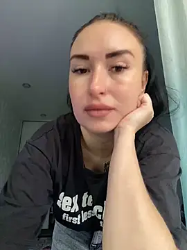 Snapshot of Roxana_Bell chatting on 05.30.26 Roxana Bell online show from 05.30.26