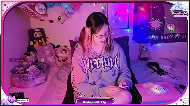 Snapshot of AmbrosiaKitty chatting on 05.21.26 AmbrosiaKitty online show from 05.21.26