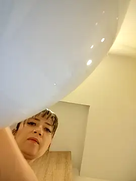 tata laima   online show from 09.11.25