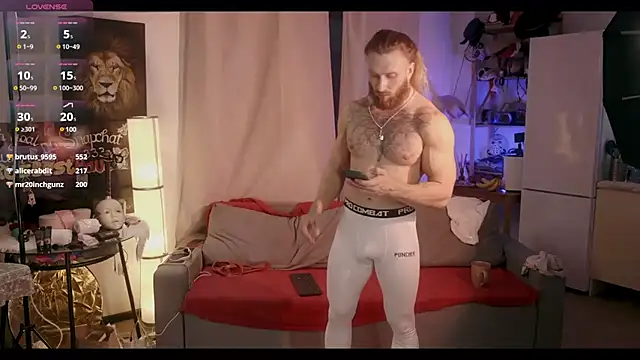 Snapshot of danielkraigforu chatting on 01.25.25 danielkraigforu online show from 01.25.25