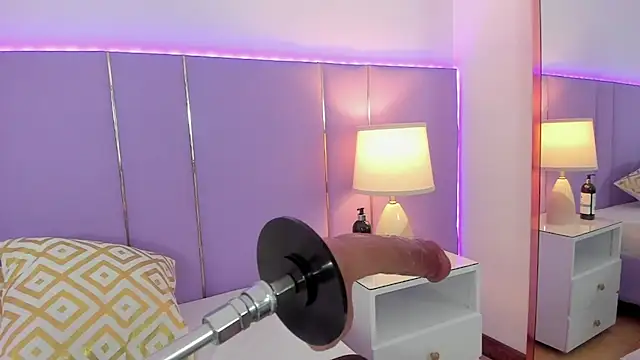 Snapshot of SophyRuiz_ chatting on 09.09.25 SophyRuiz online show from 09.09.25