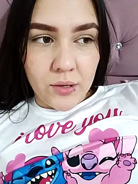 Ariakris online show from 11.21.25