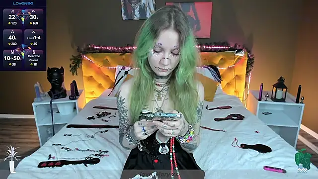 Mary Xextra online show from 12.14.24
