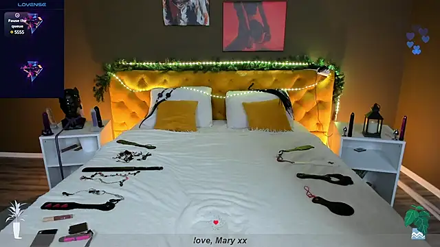 Mary Xextra online show from 12.20.24
