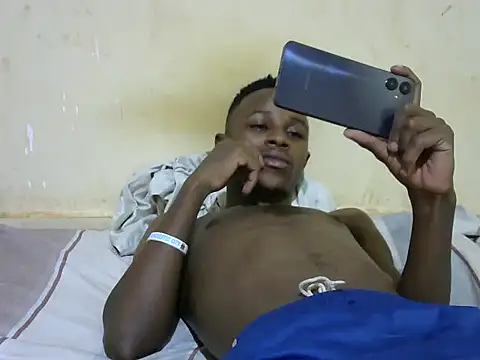 Snapshot of swthairydic chatting on 10.25.25 swthairydic online show from 10.25.25