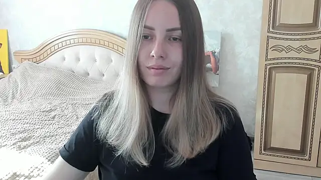 Snapshot of Mia_shy1 chatting on 10.06.25 Mia shy1 online show from 10.06.25