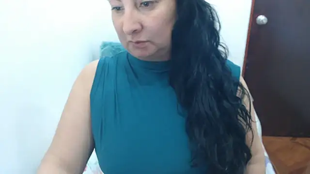 Snapshot of Ashyle chatting on 02.19.26 Ashyle online show from 02.19.26