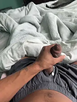 Snapshot of kingoqueens chatting on 09.25.25 kingoqueens online show from 09.25.25