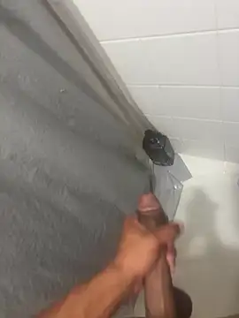 Snapshot of kingoqueens chatting on 10.12.25 kingoqueens online show from 10.12.25