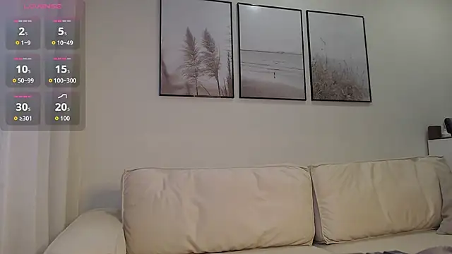 Snapshot of Linaa_Land chatting on 10.17.25 Linaa Land online show from 10.17.25