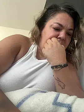 Snapshot of MikyVesela chatting on 07.21.26 MikyVesela online show from 07.21.26