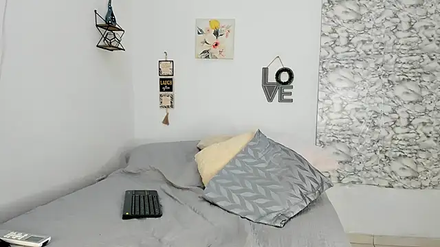 Canhela1 online show from 11.15.25