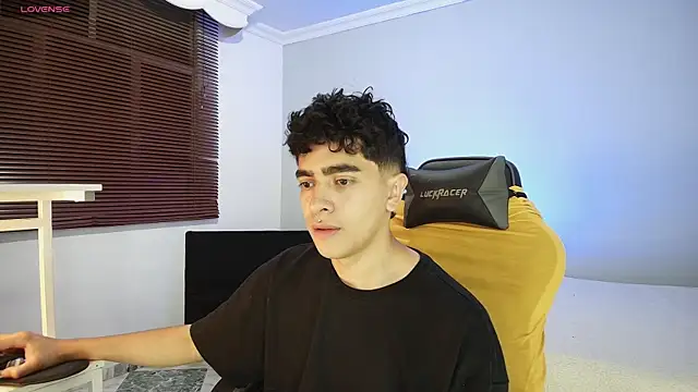 Snapshot of _nickconnor01 chatting on 10.04.25 nickconnor01 online show from 10.04.25