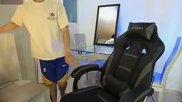 Snapshot of _nickconnor01 chatting on 11.11.25 nickconnor01 online show from 11.11.25