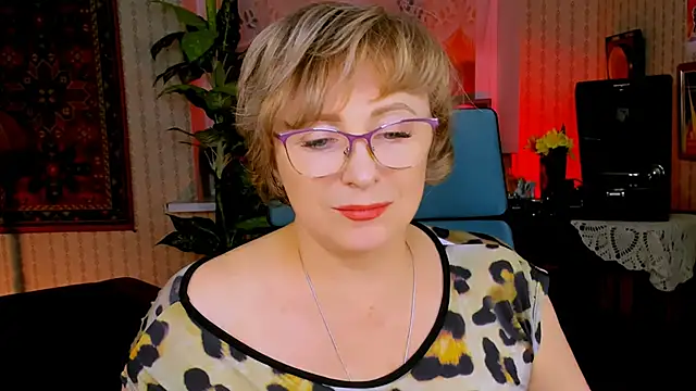 Snapshot of sugar_vivien chatting on 10.22.25 sugar vivien online show from 10.22.25