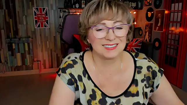 Snapshot of sugar_vivien chatting on 11.04.25 sugar vivien online show from 11.04.25