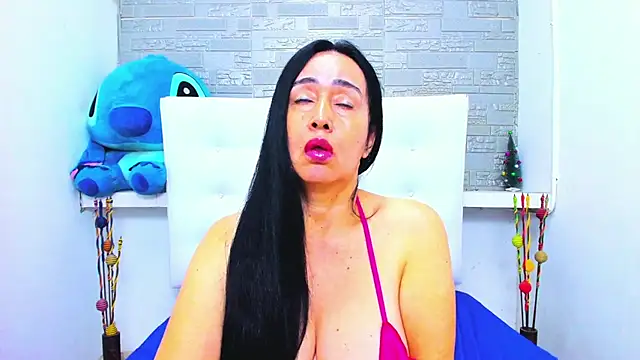 HorniestMilf online show from 11.28.25