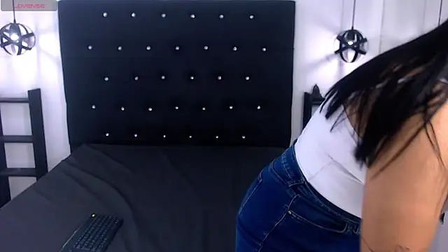 Mels  online show from 03.10.25