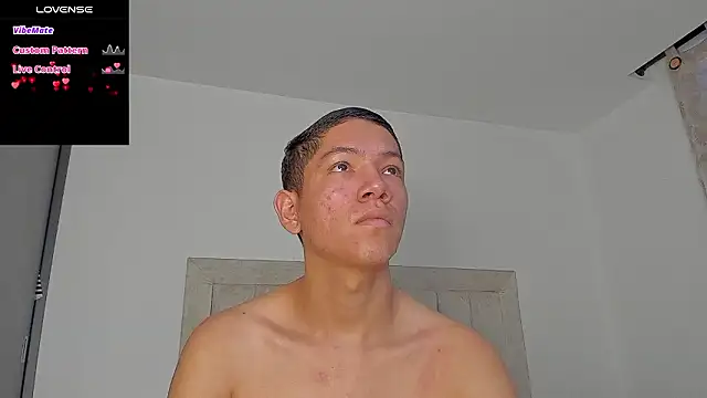 Snapshot of JulianRose_1 chatting on 02.03.26 JulianRose 1 online show from 02.03.26