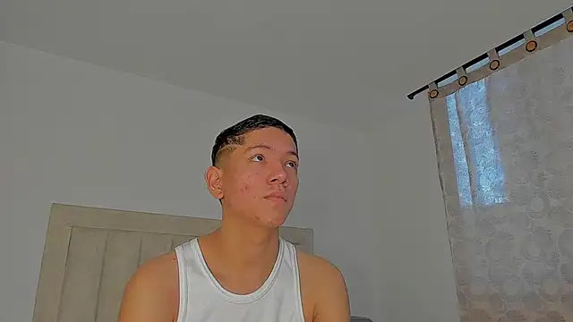 Snapshot of JulianRose_1 chatting on 02.27.26 JulianRose 1 online show from 02.27.26