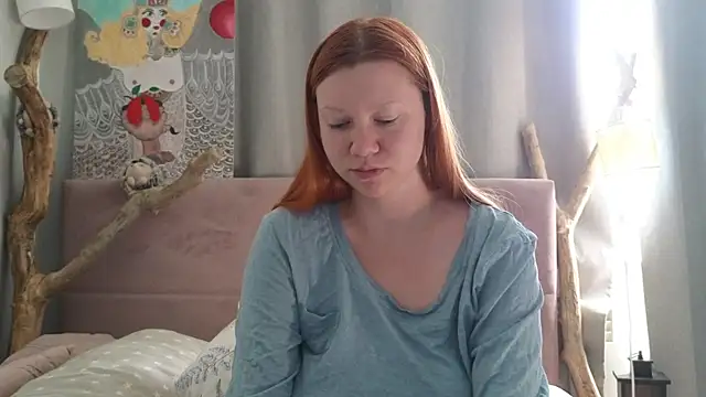 Snapshot of MileyMiller chatting on 06.11.26 MileyMiller online show from 06.11.26