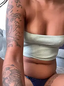 Snapshot of poliannaxx chatting on 01.19.25 poliannaxx online show from 01.19.25