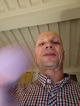 Snapshot of wedge75 chatting on 03.22.26 wedge75 online show from 03.22.26