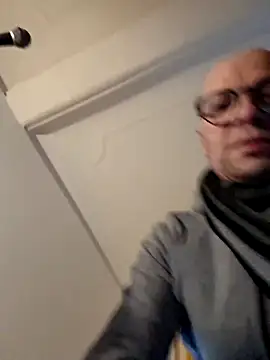 Snapshot of wedge75 chatting on 03.31.26 wedge75 online show from 03.31.26