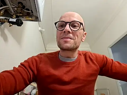 Snapshot of wedge75 chatting on 04.08.26 wedge75 online show from 04.08.26