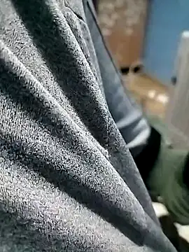 Snapshot of ahyle_kate25 chatting on 10.19.25 ahyle kate25 online show from 10.19.25