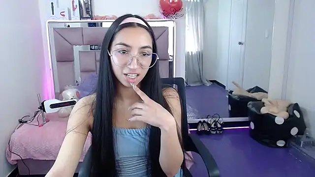Snapshot of AriadnaCappelletty chatting on 01.11.25 AriadnaCappelletty online show from 01.11.25
