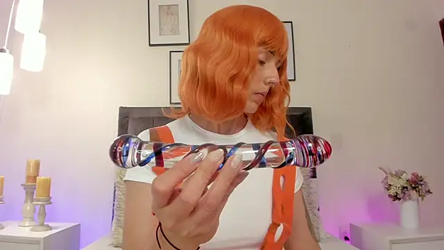 helen mooree online show from 11.08.25