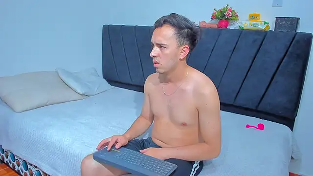 Snapshot of big-dicktop23 chatting on 10.09.25 big-dicktop23 online show from 10.09.25