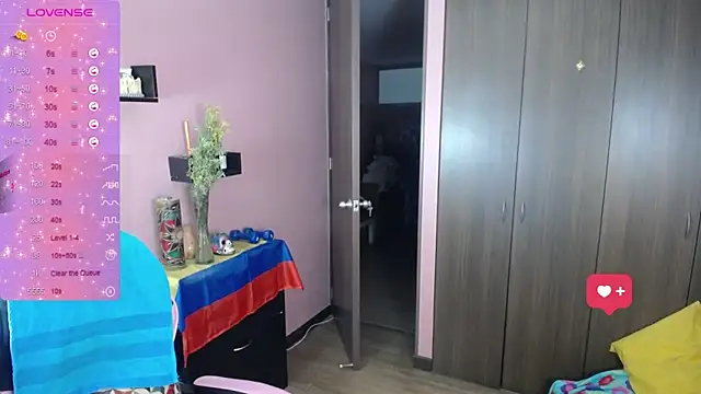 Snapshot of paolagomez_ chatting on 09.30.25 paolagomez online show from 09.30.25