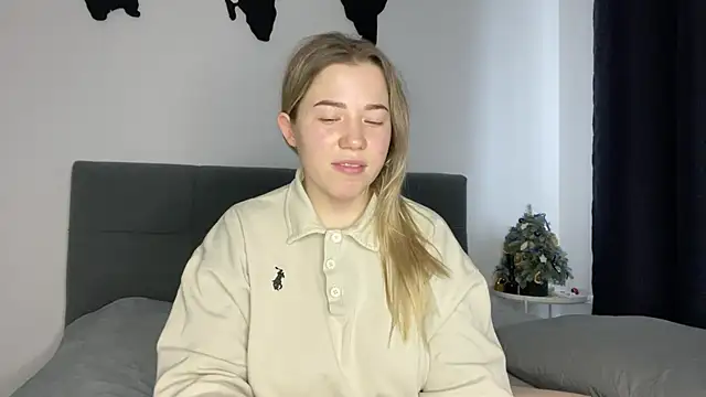 Embersweetbunny online show from 12.30.24
