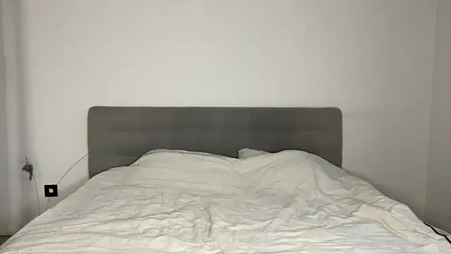 Embersweetbunny online show from 12.18.25