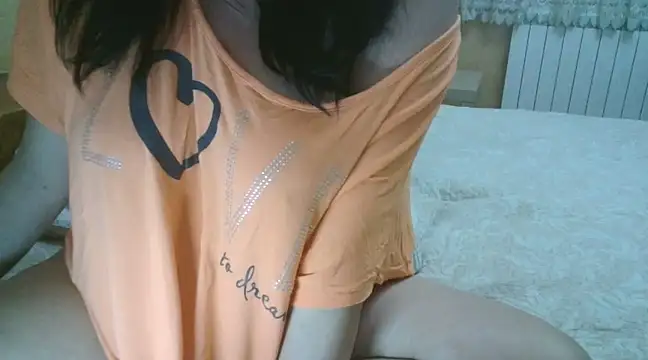 Snapshot of Hornymom42 chatting on 03.19.25 Hornymom42 online show from 03.19.25