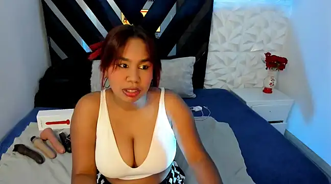 Lizzie Williams  online show from 01.26.25