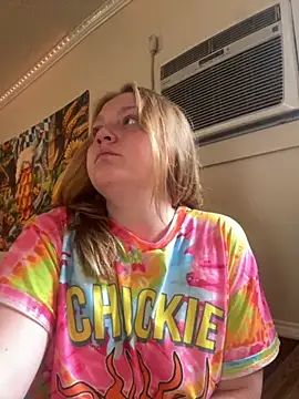 Snapshot of PhatAssBlond chatting on 09.21.25 PhatAssBlond online show from 09.21.25