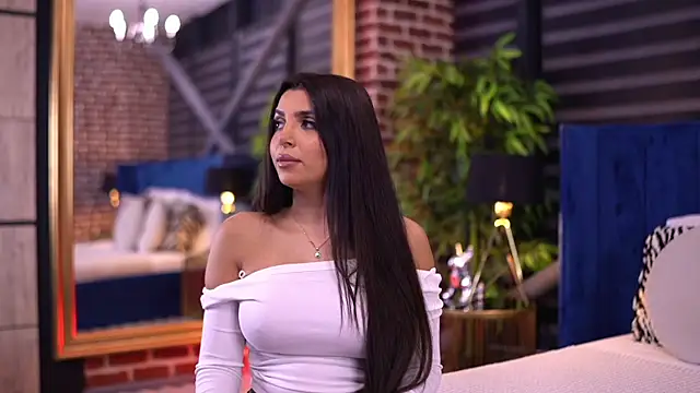 Snapshot of NicoleCellini chatting on 10.16.25 NicoleCellini online show from 10.16.25