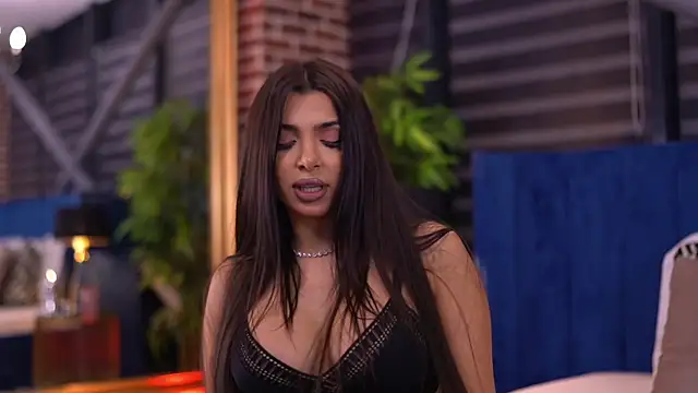 Snapshot of NicoleCellini chatting on 10.29.25 NicoleCellini online show from 10.29.25